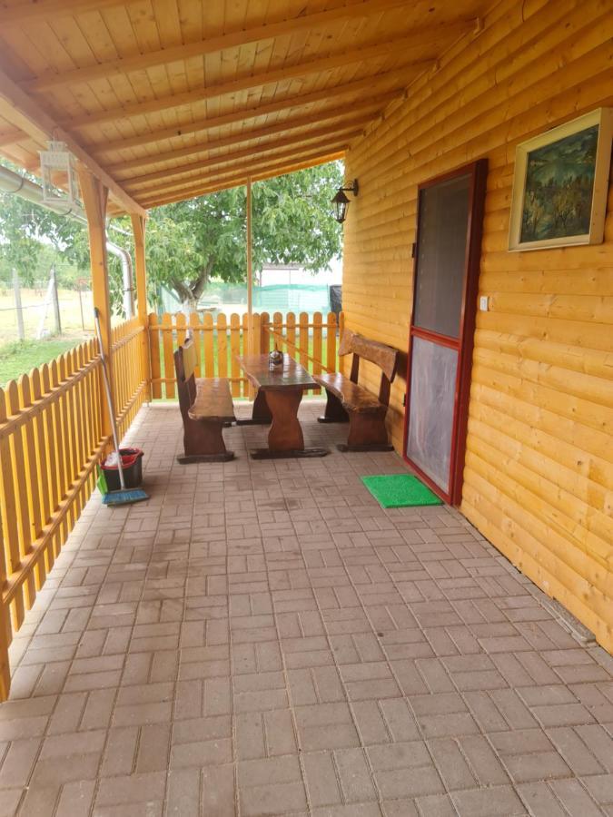 Hobby Vendégház Kiskunmajsa Exterior foto