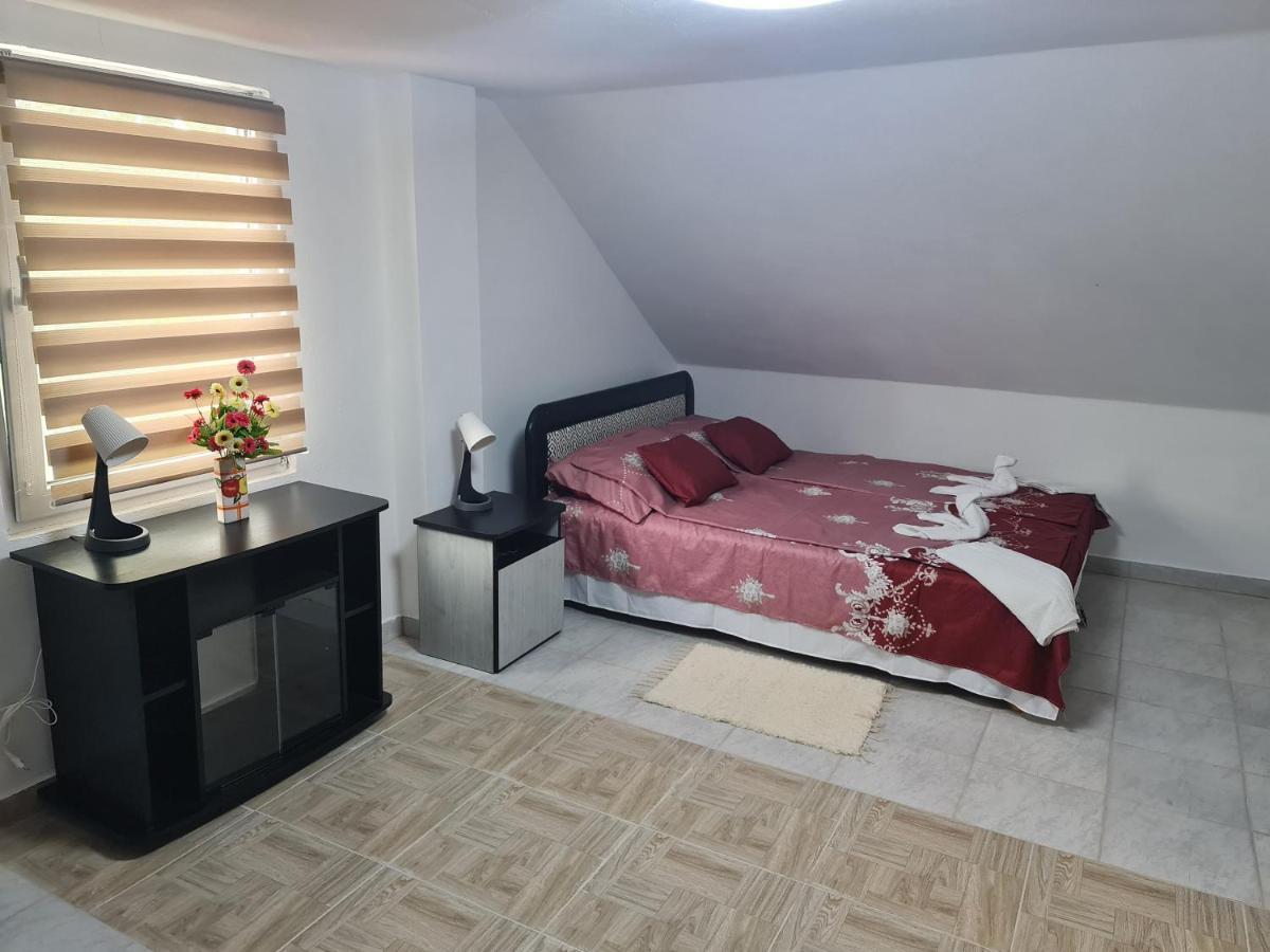 Hobby Vendégház Kiskunmajsa Exterior foto